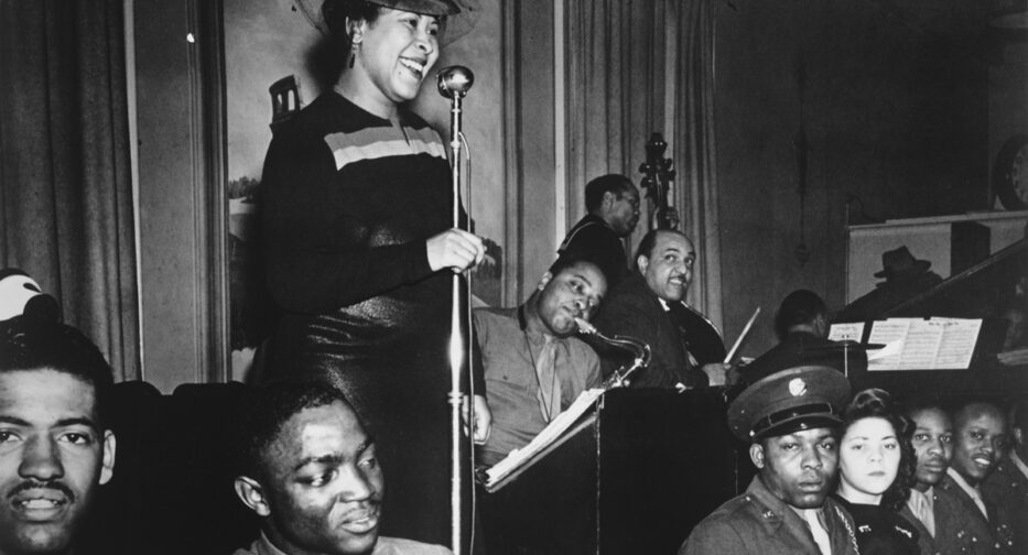 Blues singer Dee Dee Hackett performing in the 1940s.