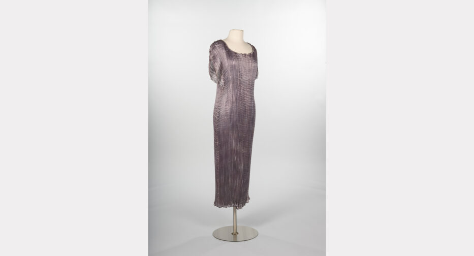 A finely pleated Delphos gown (Mariano Fortuny, ca. 1920).