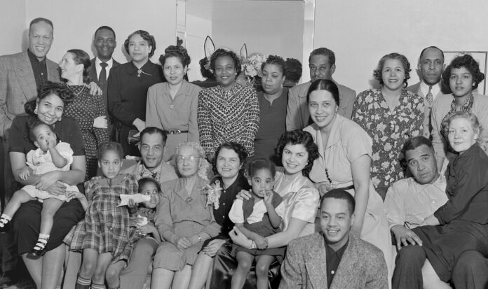 Jenkins family of 24 gathered in Seattle