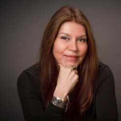 Dr. Charlotte Coté