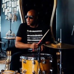 D'Vonne Lewis