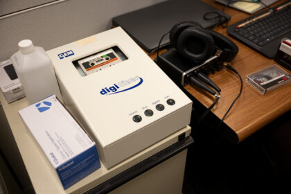 Photograph of a Graff Gem audio cassette digitizer.